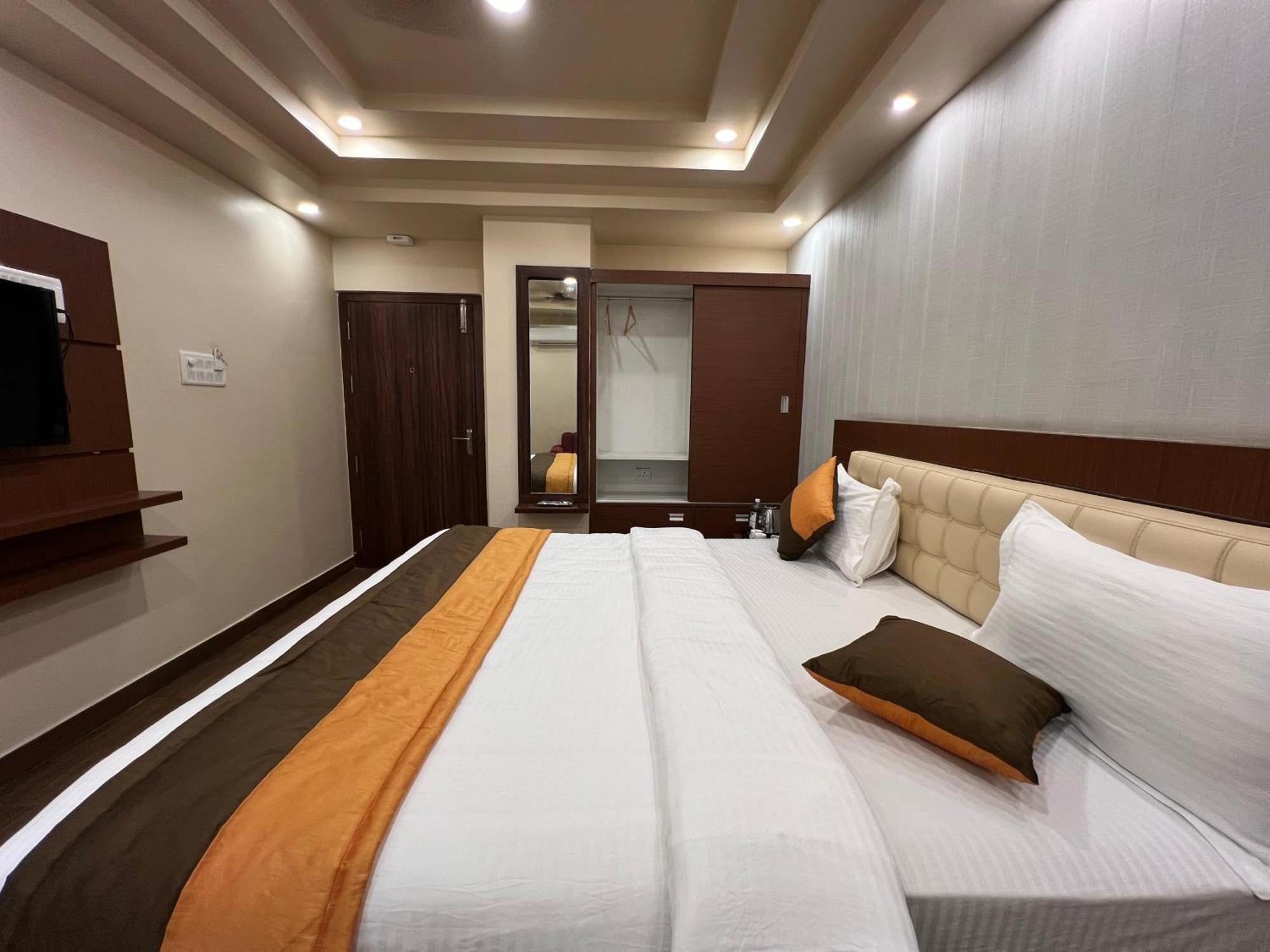 Grand Falcon Electronic City Kammasandra 외부 사진