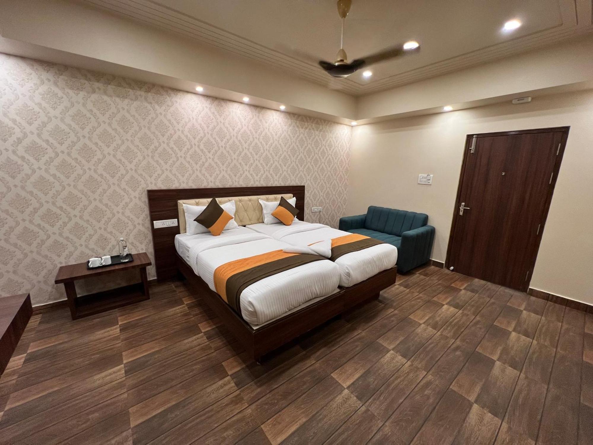 Grand Falcon Electronic City Kammasandra 외부 사진