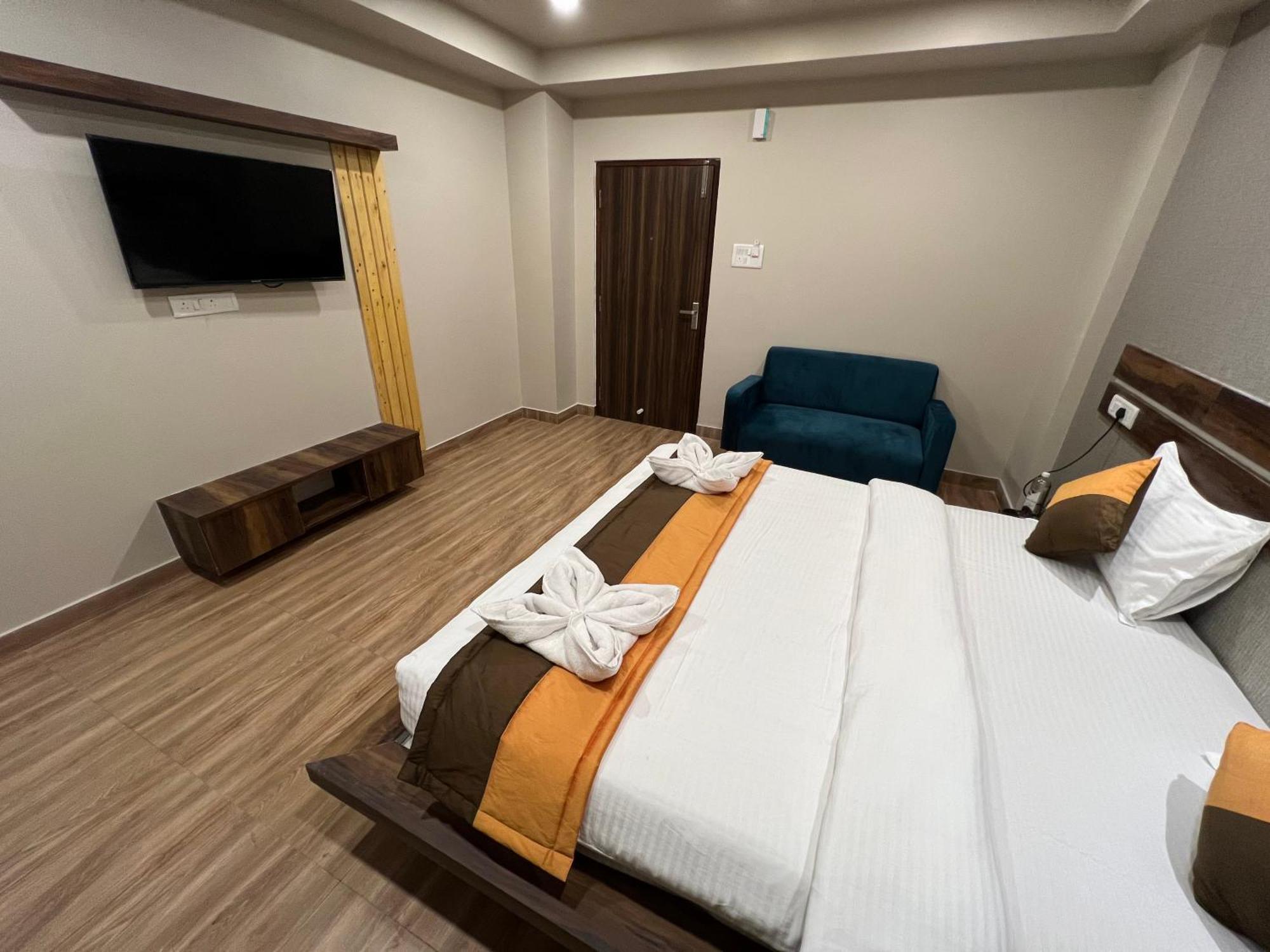 Grand Falcon Electronic City Kammasandra 외부 사진